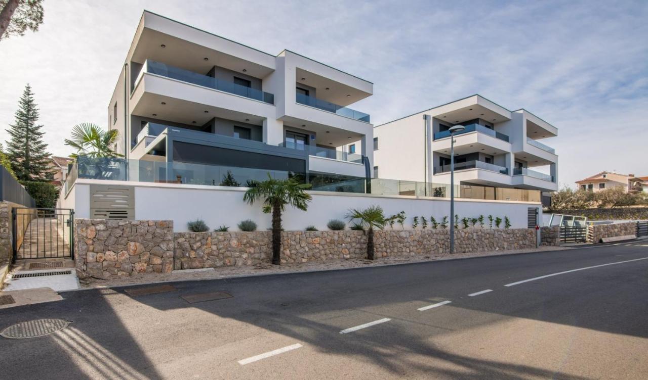 Apartments Elle Luxury Vantacici Malinska Exterior photo